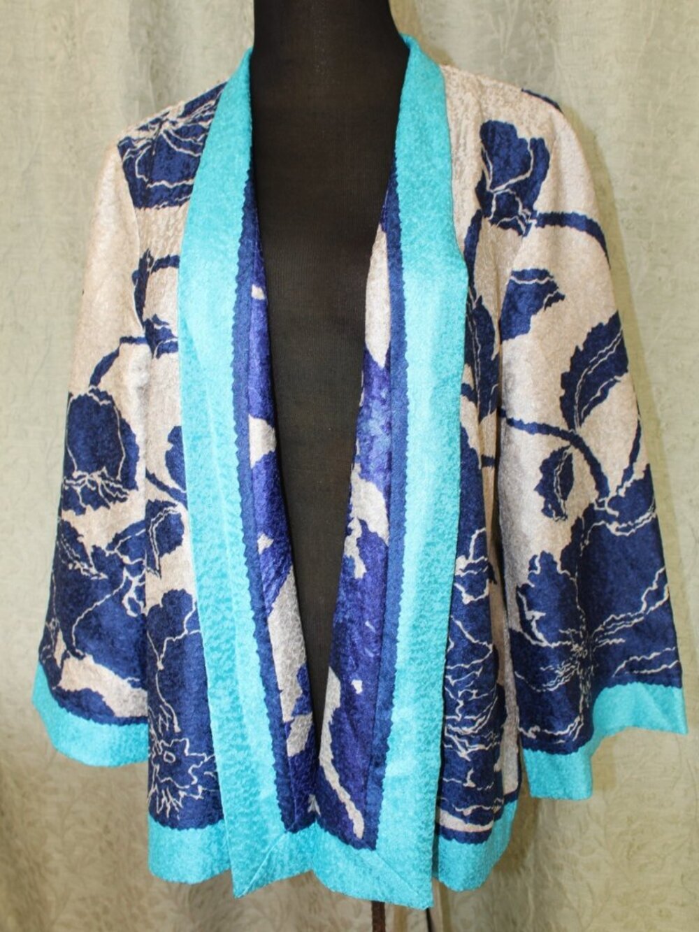 Chicos Travelers Collection Reversible Floral Crushed Jacket Sz. 2/L Open front